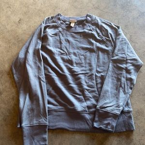 Grey Crew Neck 👽🤍